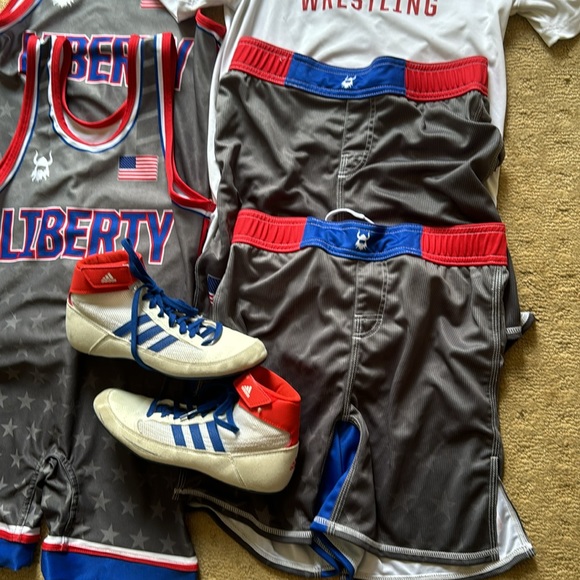 ❤️🤍💙Youth wrestling lot 💙🤍❤️ - Picture 5 of 16